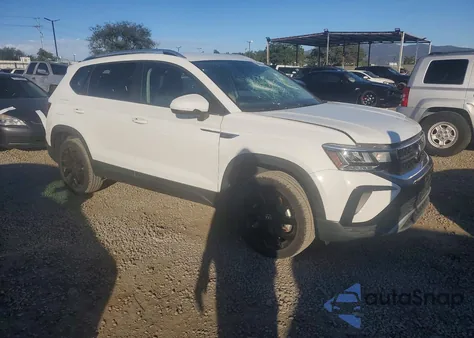 2022 Volkswagen Taos Se из США, поврежденный, VIN 3VVRX7B2XNM093724